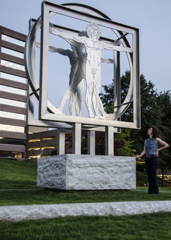 Vitruvian-Man-Sculpture